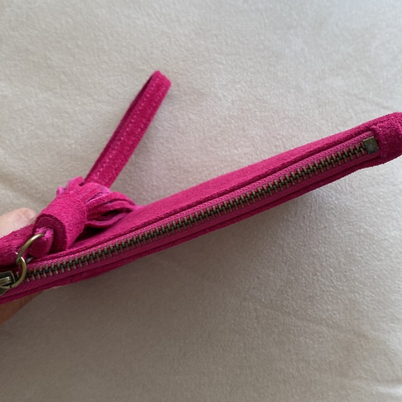 NWOT Tigerlily Wristlet- Australian designer, 💯 cowhide leather - Picture 4 of 6